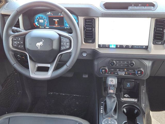 2025 Ford Bronco Outer Banks photo 25