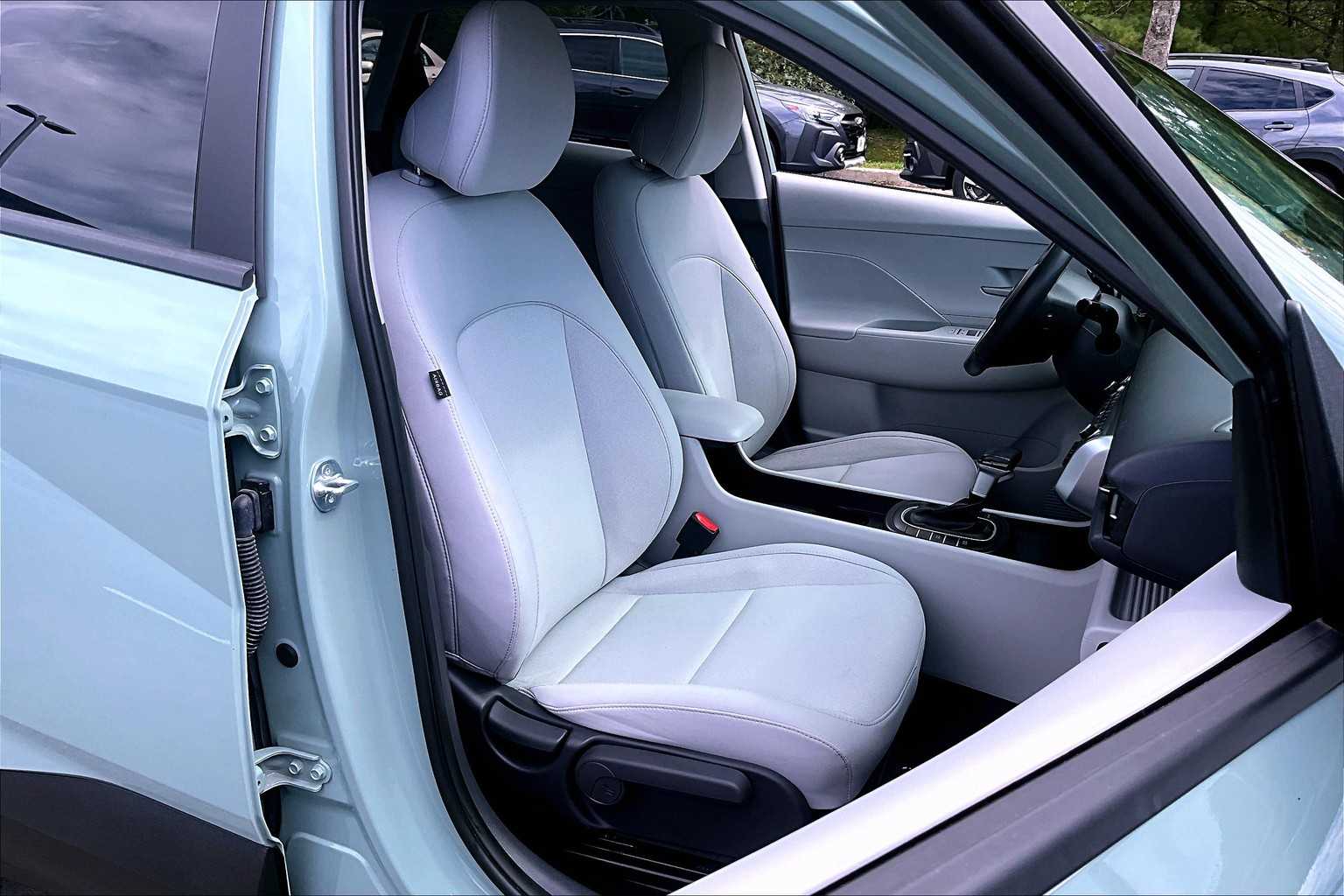 2025 Hyundai Kona SEL photo 7
