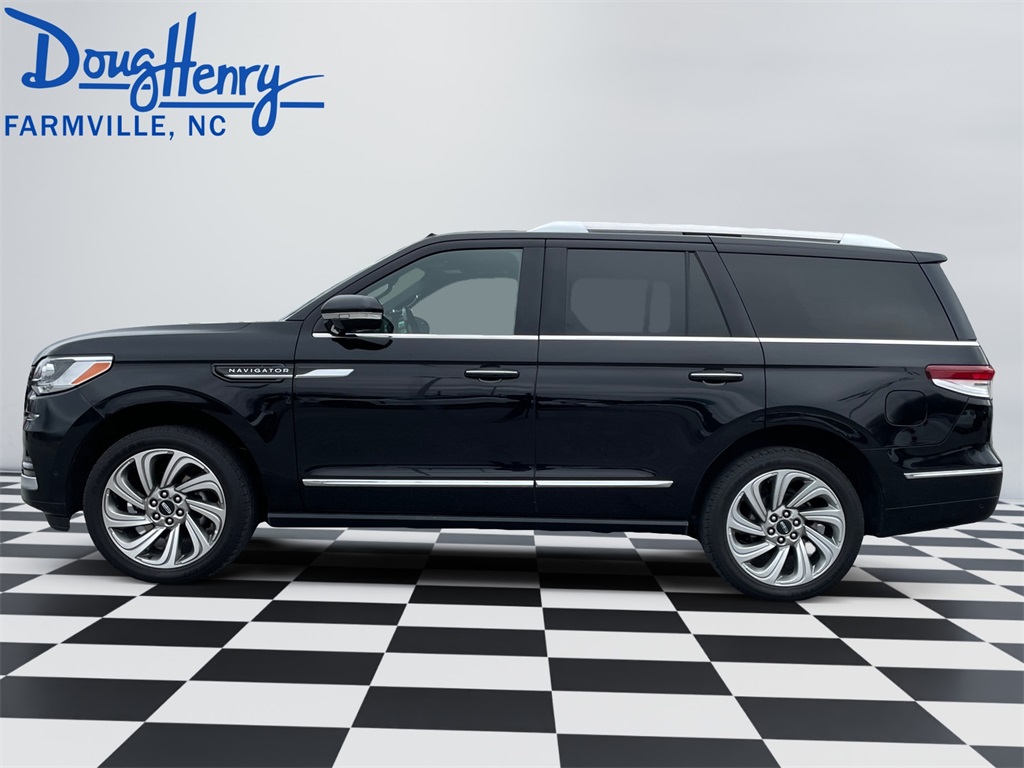 2022 Lincoln Navigator Reserve photo 2