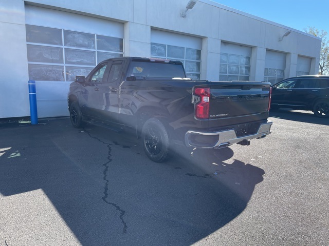 2019 Chevrolet Silverado 1500 LT photo 3