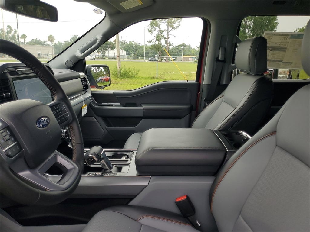 2025 Ford F-150 Lariat photo 8