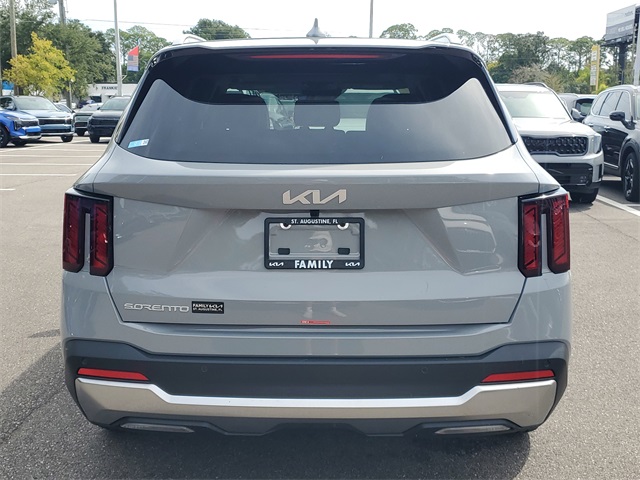 2026 Kia Sorento S photo 3