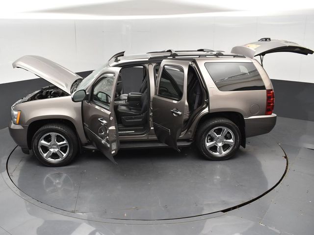 2014 Chevrolet Tahoe LTZ photo 26