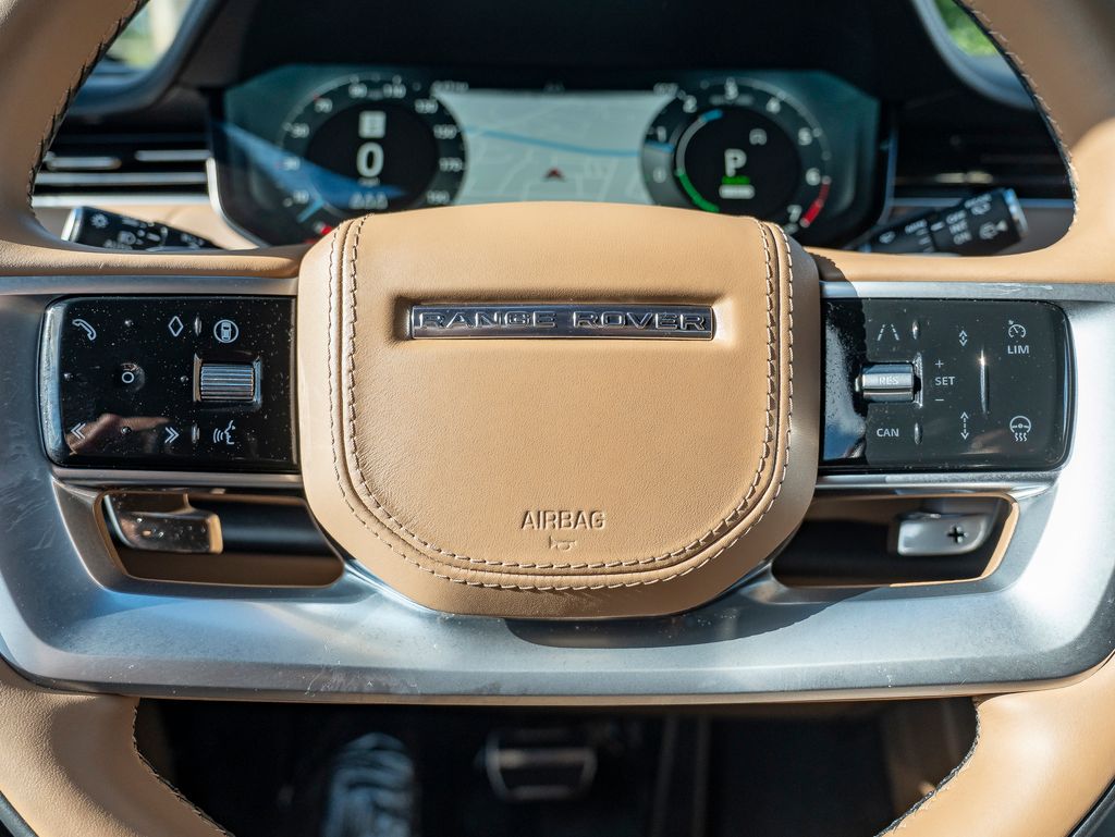 2025 Land Rover Range Rover SE photo 14