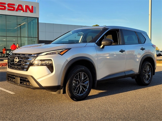 2025 Nissan Rogue S photo 3