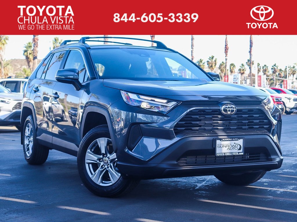2025 Toyota RAV4 XLE's photo