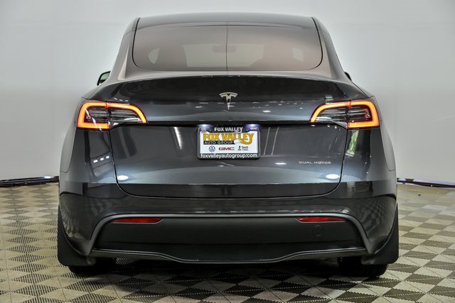 2024 Tesla Model Y Long Range photo 7