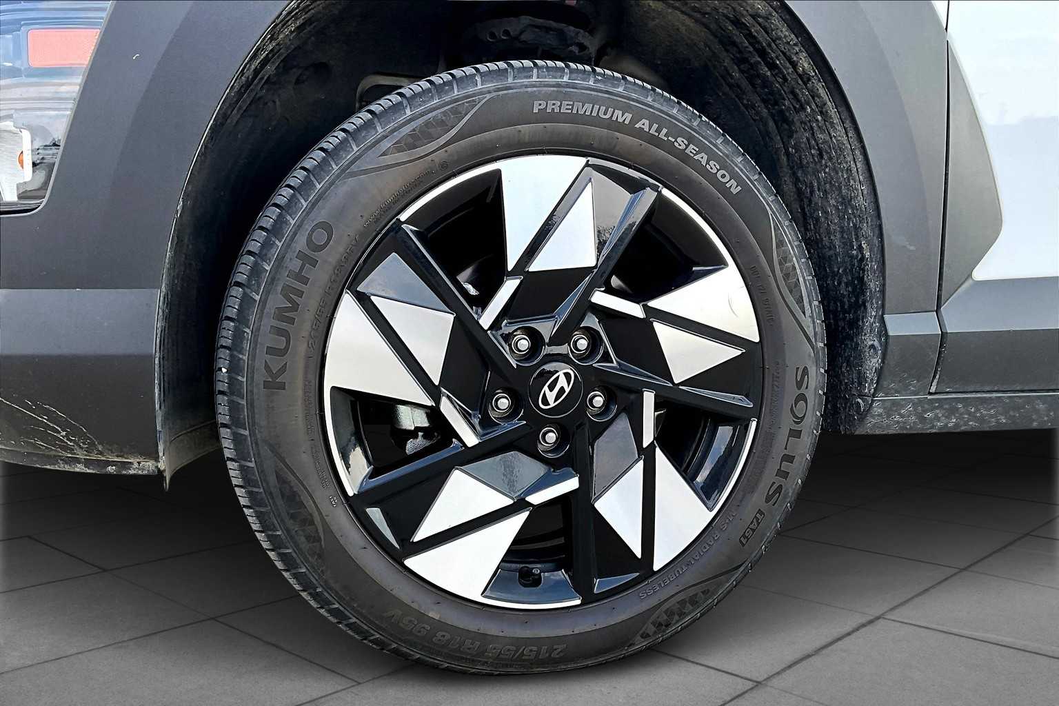 2024 Hyundai Kona SEL photo 9