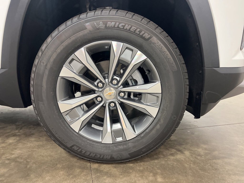 2026 Chevrolet Equinox LT photo 18