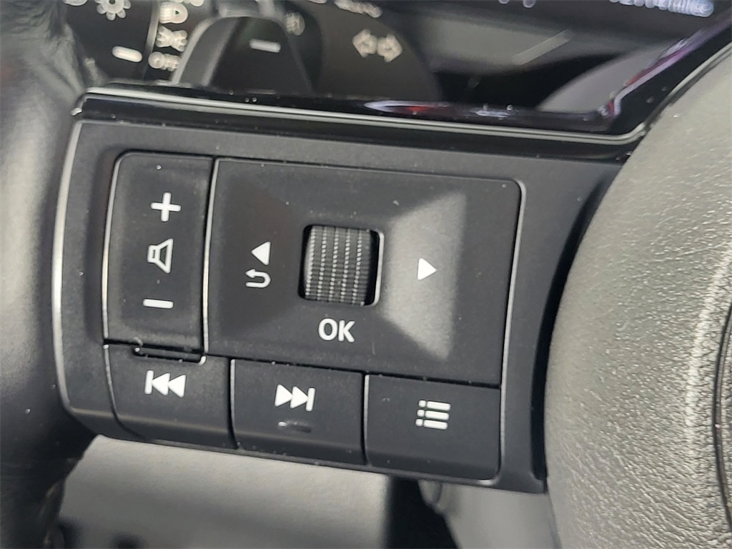 2022 Nissan Pathfinder Platinum photo 26