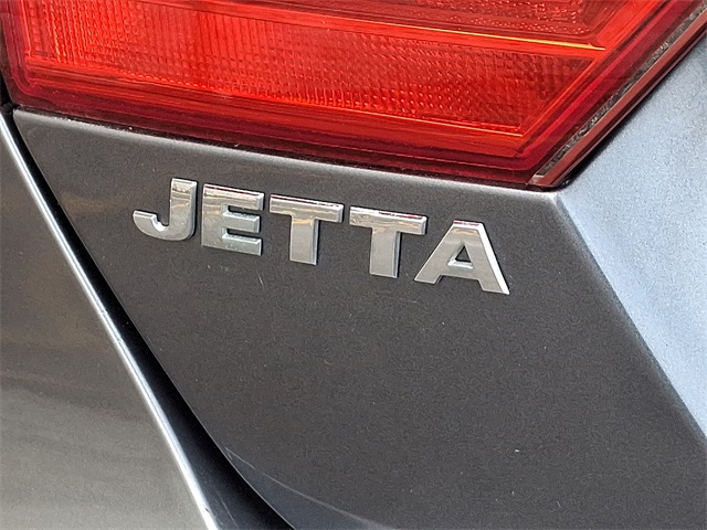 2011 Volkswagen Jetta SEL photo 28