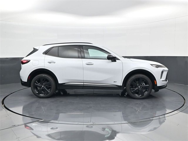 2025 Buick Envision Sport Touring photo 3