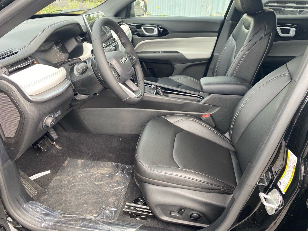 2025 Jeep Compass Limited photo 4