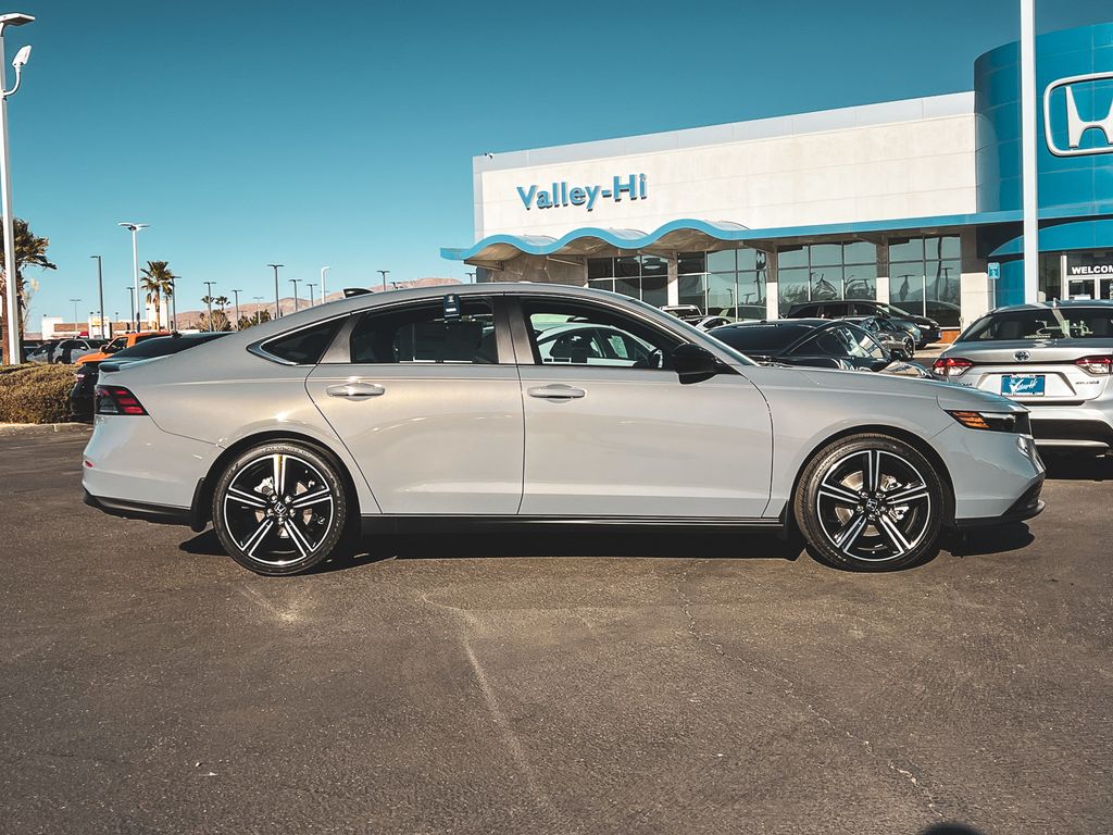 2025 Honda Accord Hybrid Sport photo 3
