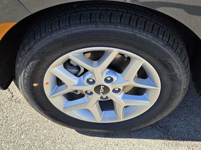 2025 Kia Soul LX S photo 4