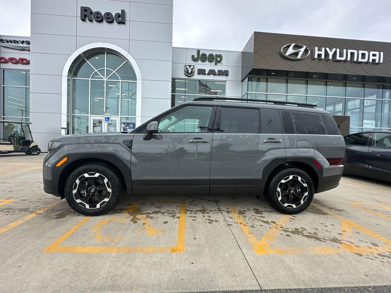 2025 Hyundai Santa Fe SEL photo 2