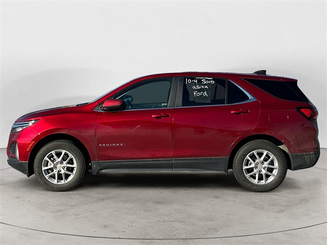 2024 Chevrolet Equinox LT photo 2