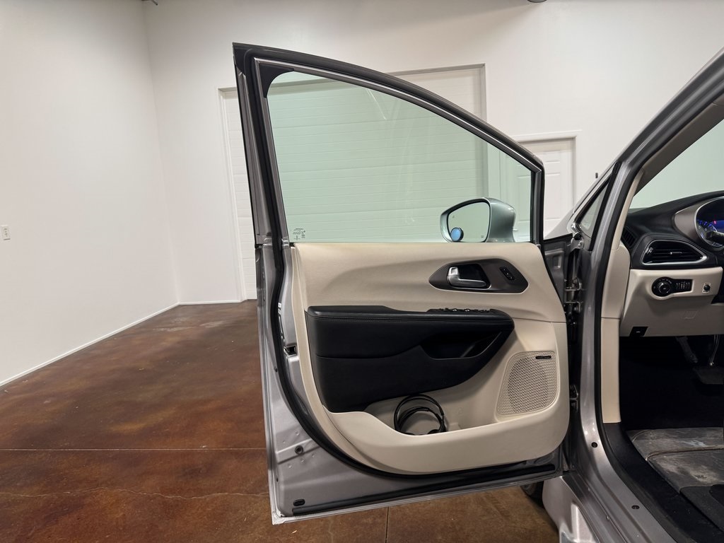 2018 Chrysler Pacifica Limited photo 55