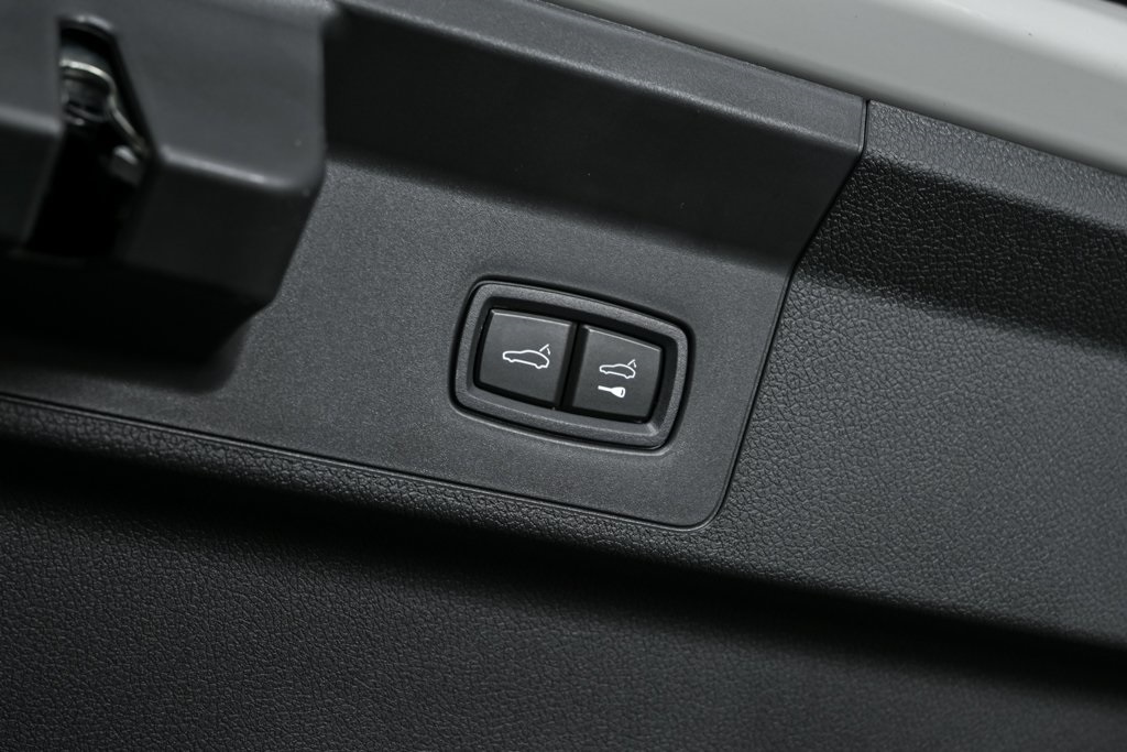 2025 Porsche Panamera Base photo 27