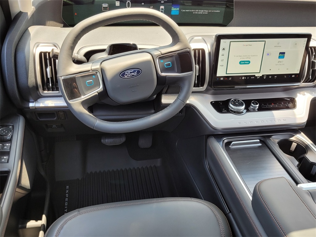 2025 Ford Expedition photo 7