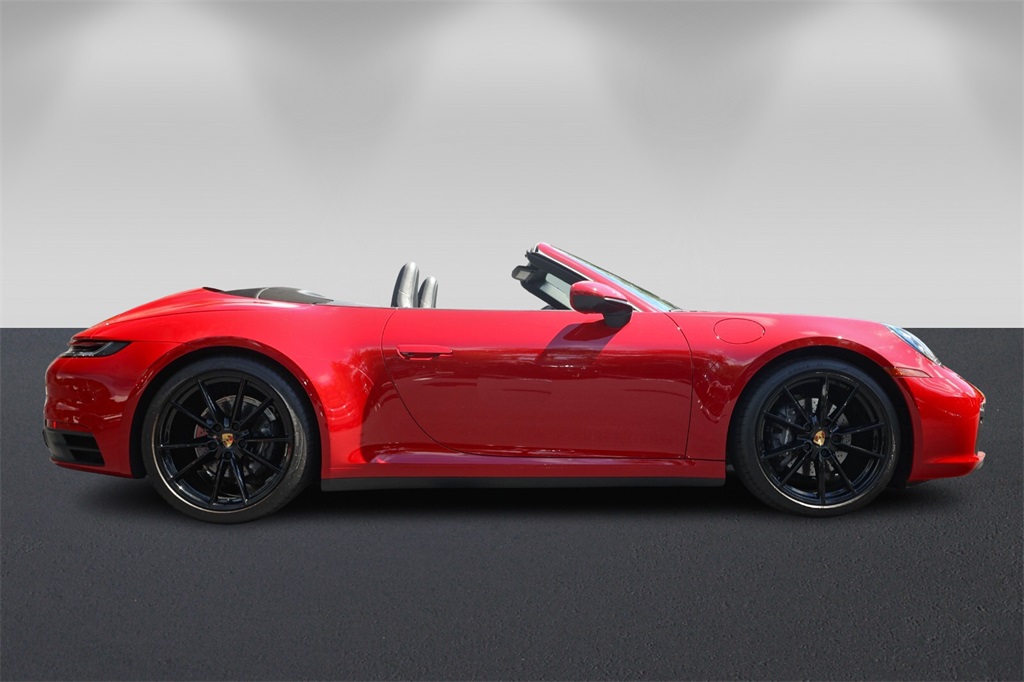 2020 Porsche 911 Cabriolet photo 2