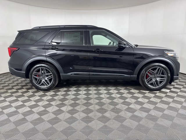 2025 Ford Explorer ST photo 2