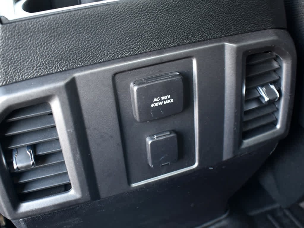 2015 Ford F-150 XLT photo 24