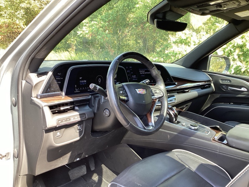 2023 Cadillac Escalade Premium Luxury photo 18