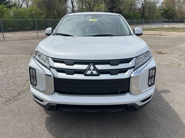 2025 Mitsubishi Outlander Sport ES photo 2
