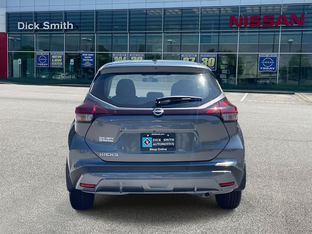 2025 Nissan Kicks Play S photo 5