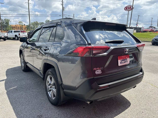 2024 Toyota RAV4 Hybrid XLE photo 3