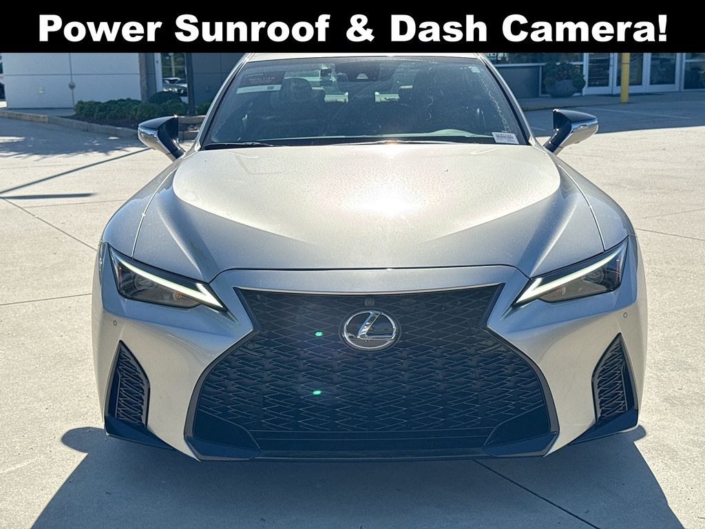 2023 Lexus IS 350 F SPORT photo 4