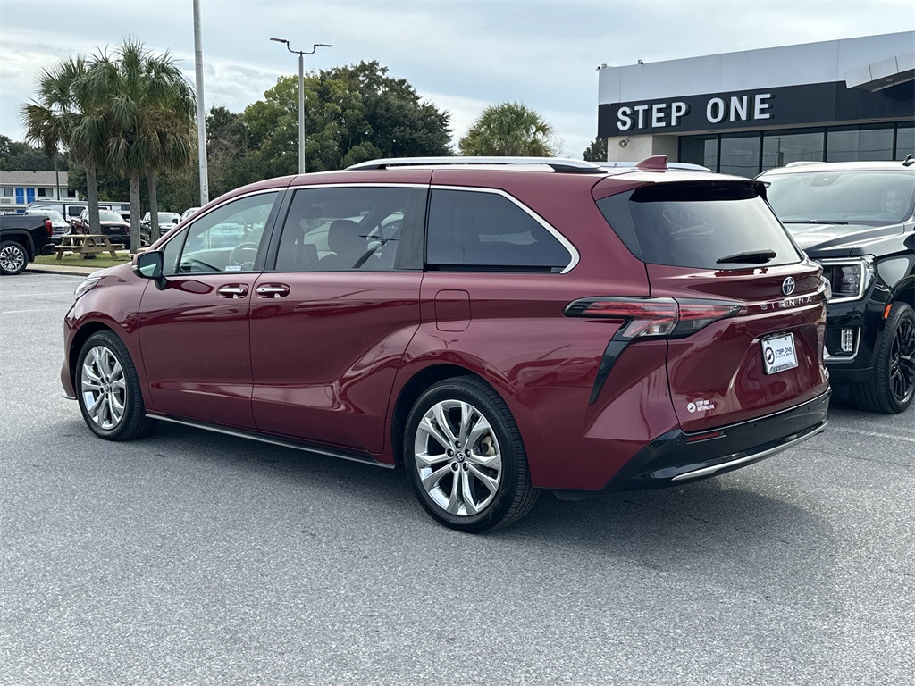 2023 Toyota Sienna Platinum photo 4