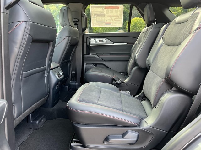 2025 Ford Explorer ST photo 14