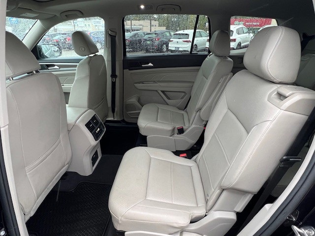 2023 Volkswagen Atlas SEL photo 15