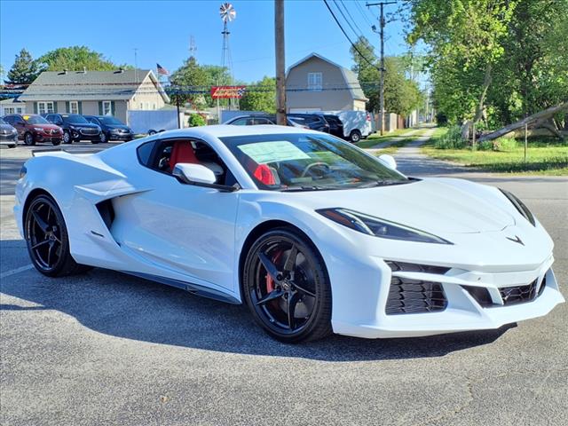 2025 Chevrolet Corvette E-Ray 2LZ photo 3