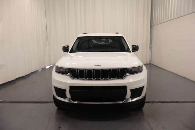 2023 Jeep Grand Cherokee Laredo photo 3