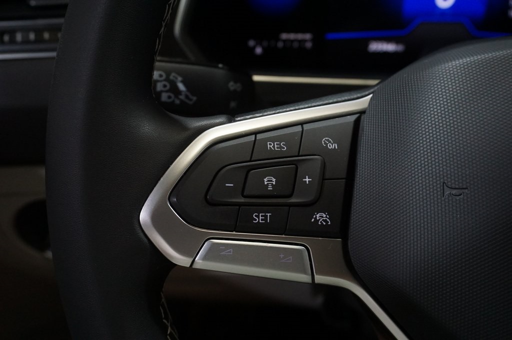 2023 Volkswagen Tiguan SE R-Line Black photo 19