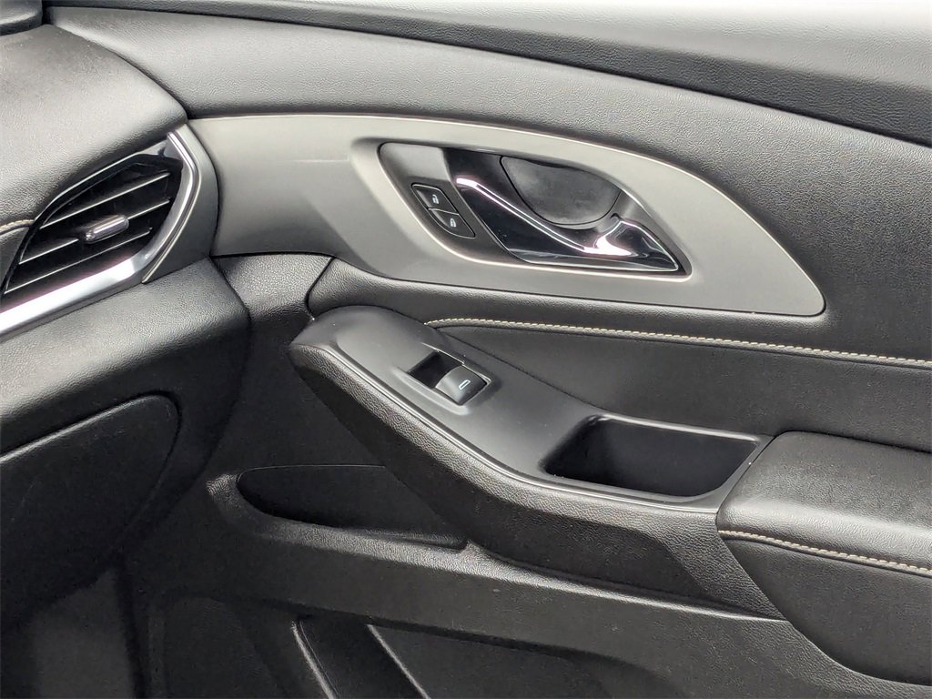 2022 Chevrolet Traverse Leather photo 13