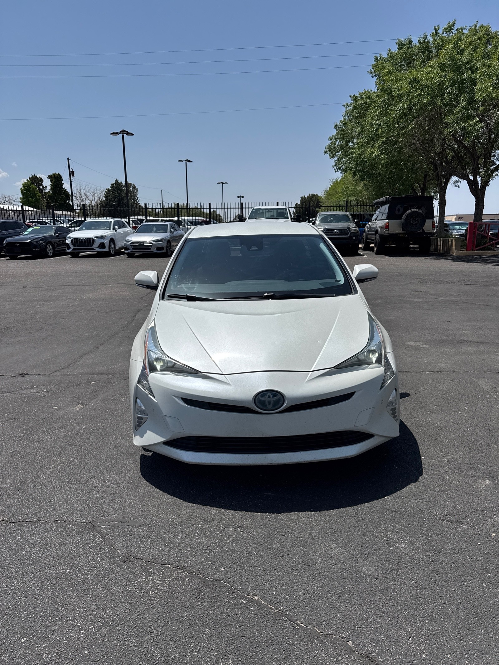 Used 2018 WHITE Toyota Four Touring image 1