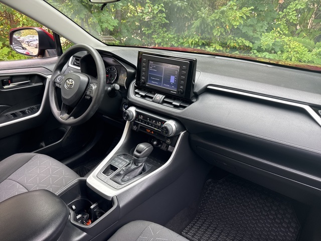 2022 Toyota RAV4 XLE photo 11
