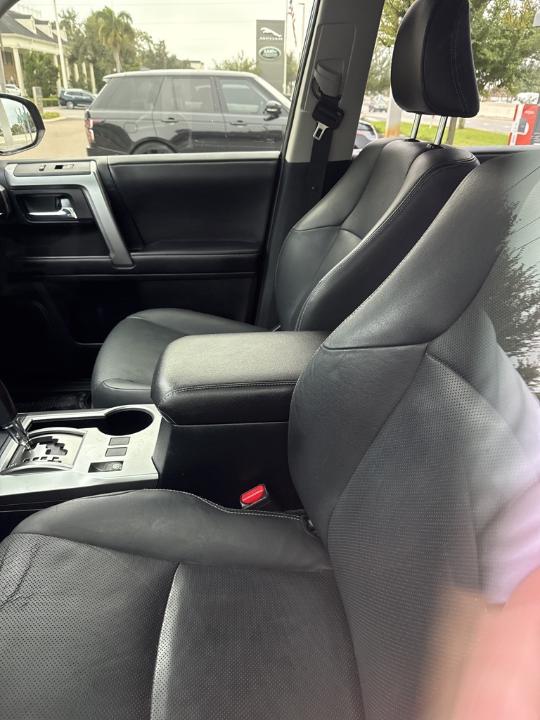 2017 Toyota 4Runner Limited photo 3