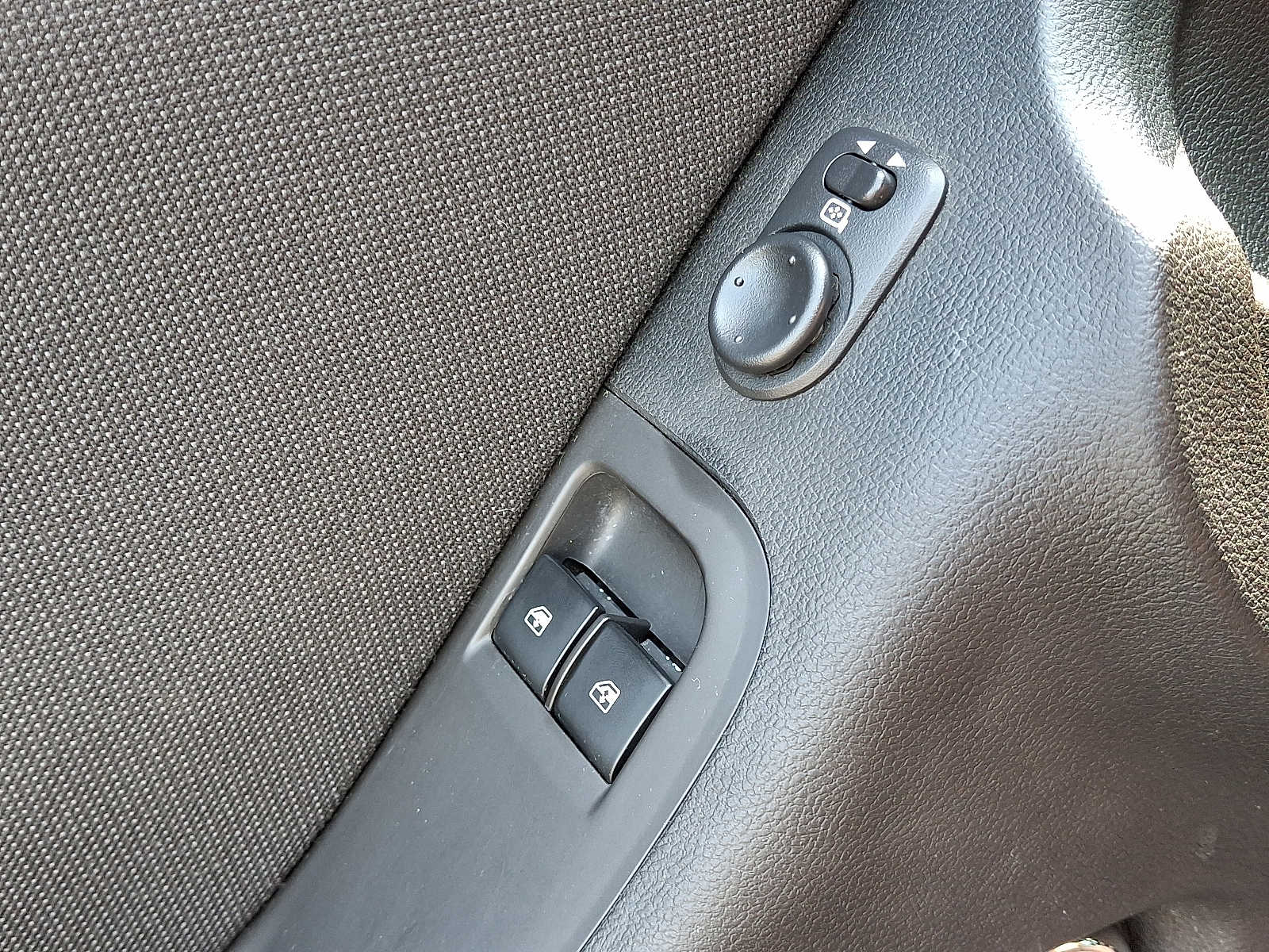 2011 Chevrolet Camaro 1LT photo 21