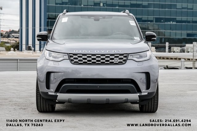 2025 Land Rover Discovery S photo 3