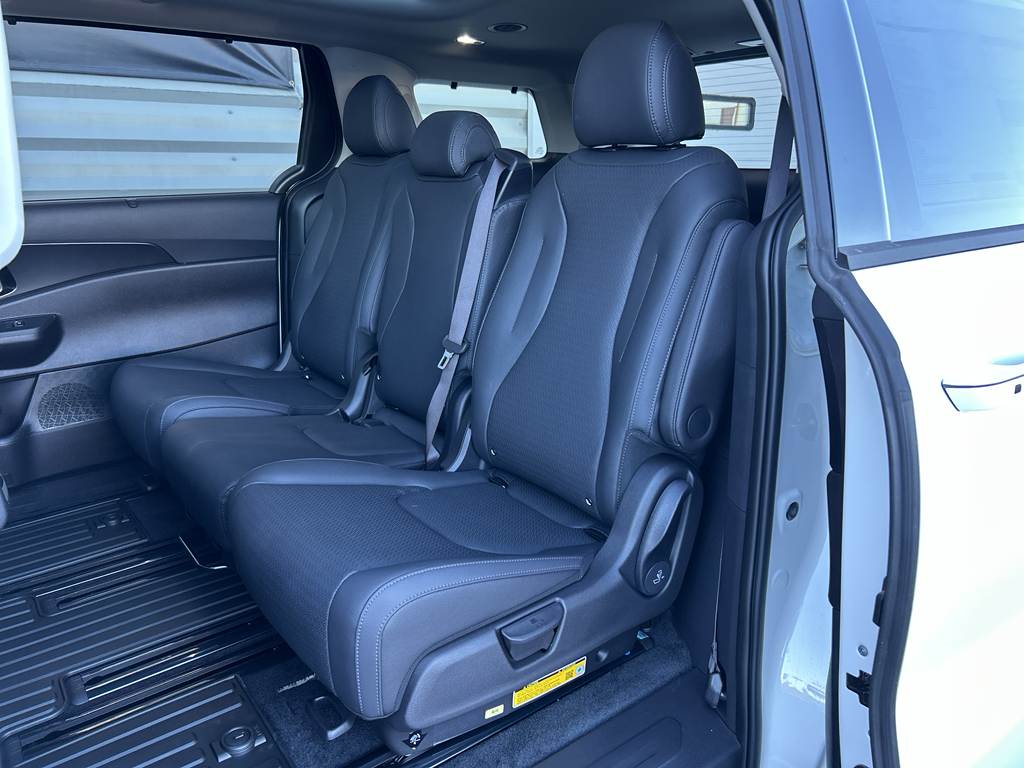 2026 Kia Carnival SX Prestige photo 4