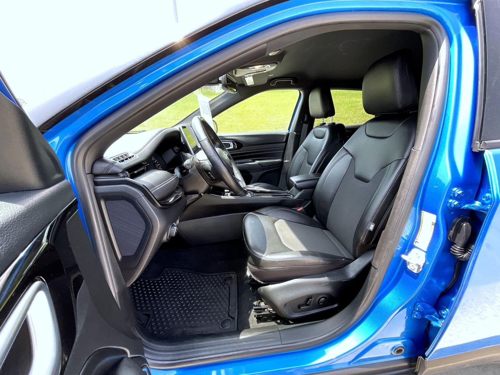 2022 Jeep Compass Altitude photo 8