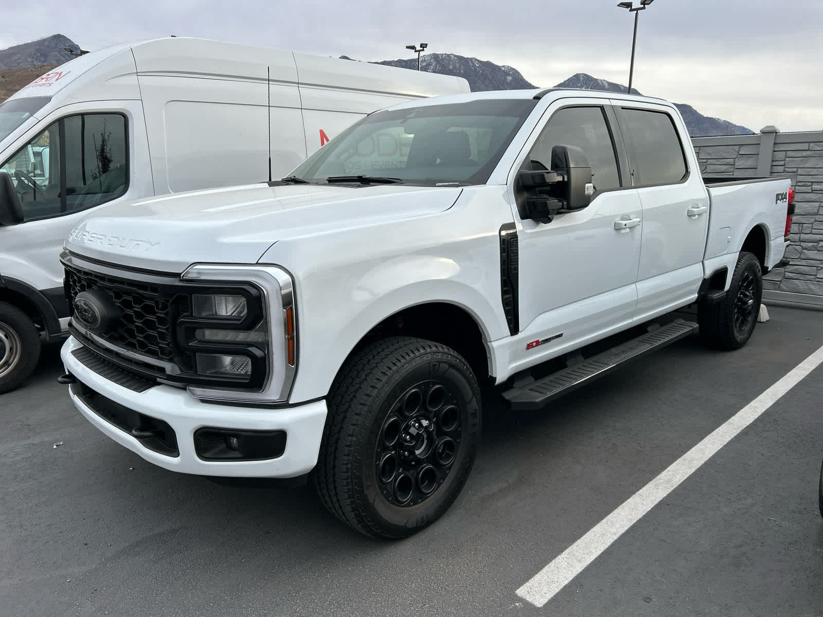2025 Ford F-350 Super Duty Lariat's photo