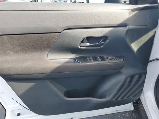 2025 Nissan Kicks S photo 15