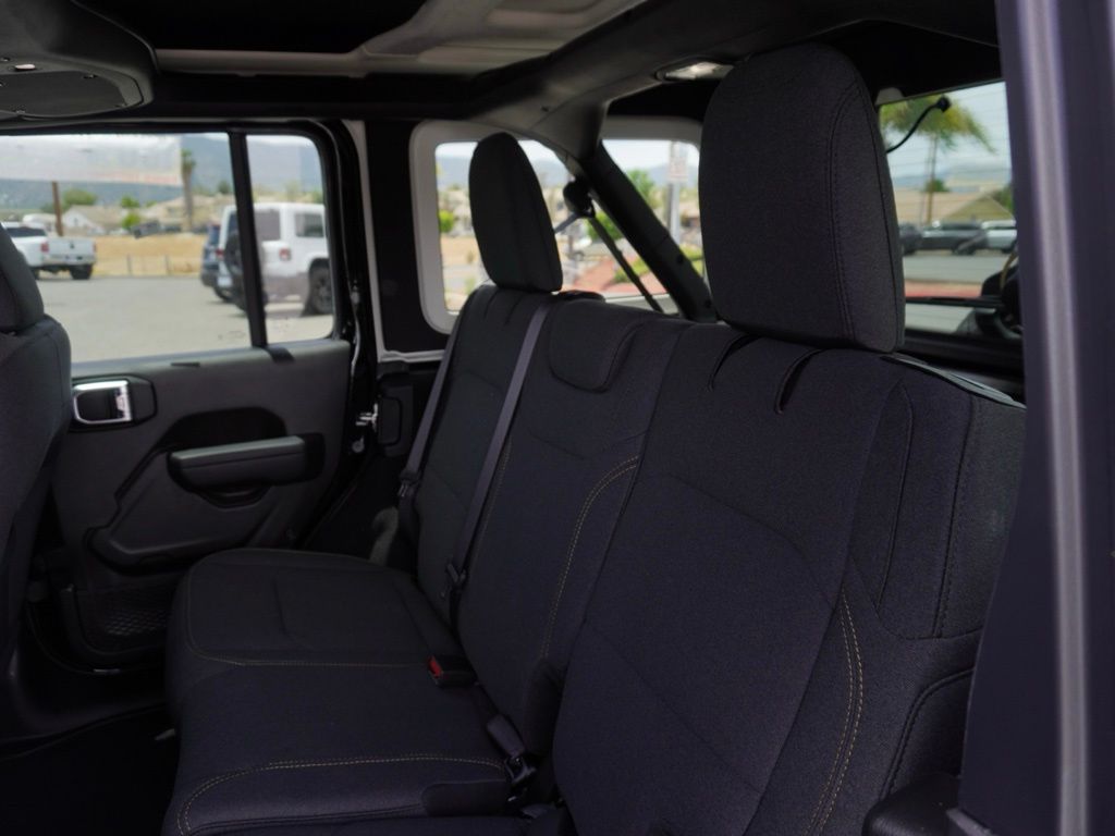 New 2024 Black Clear-Coat Exterior Paint Jeep 4-Door Sport S image 22