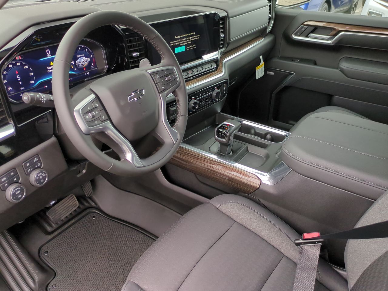 2025 Chevrolet Silverado 1500 RST photo 10